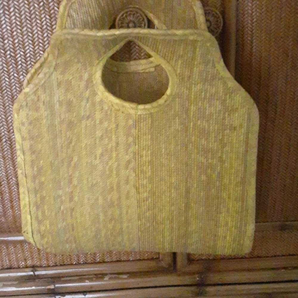 Straw bag